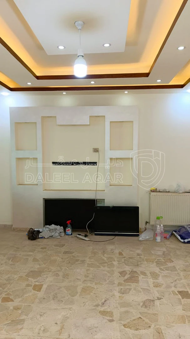 شقة في شقة للبيع في أبو نصير | 156 م² طابق أول بسعر مميز - 42,000 دأ - صورة 1